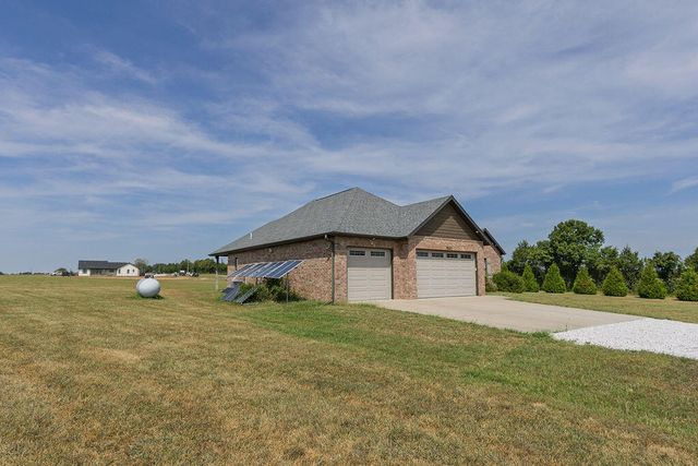 121 Southern Fields Circle, Clever, MO 65631