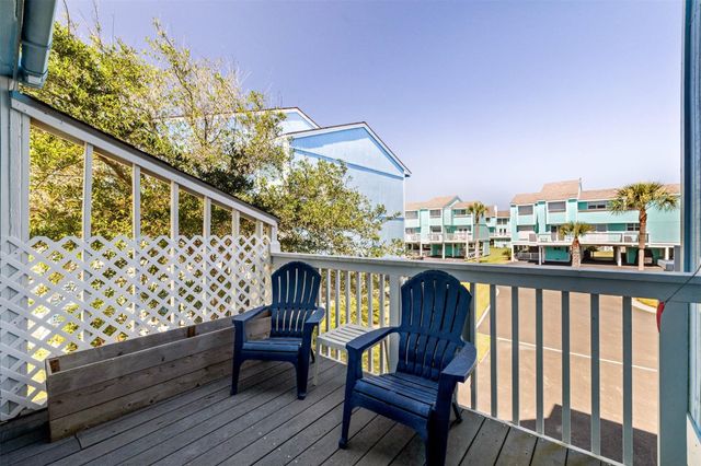 201 Jean Lafitte Cove, Galveston, TX 77554