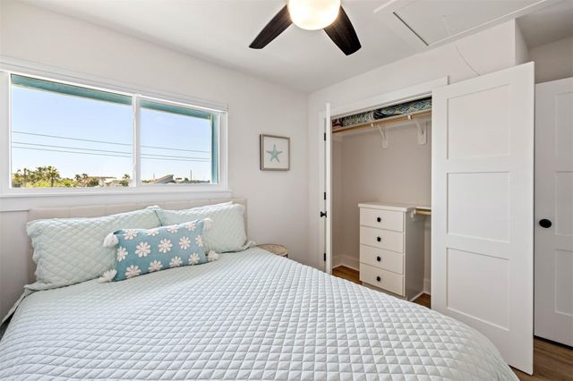 201 Jean Lafitte Cove, Galveston, TX 77554