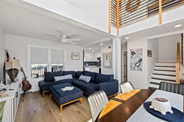 201 Jean Lafitte Cove, Galveston, TX 77554