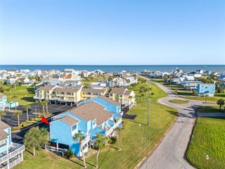 201 Jean Lafitte Cove, Galveston, TX 77554