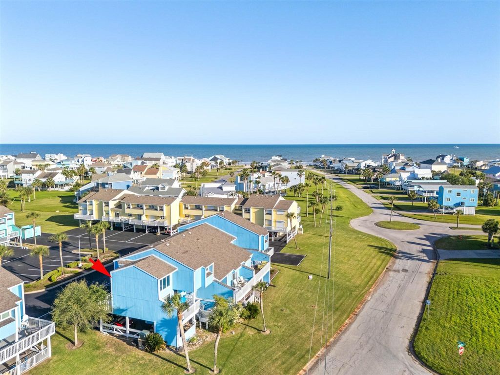201 Jean Lafitte Cove, Galveston, TX 77554