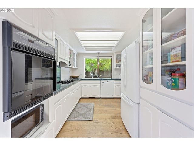 15625 Ne FARGO Ct, Portland, OR 97230