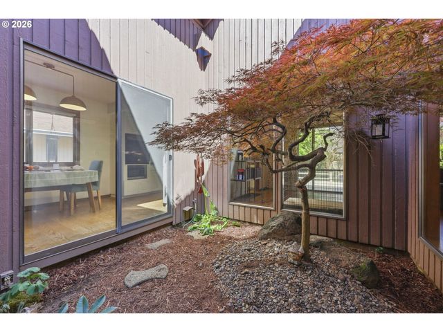 15625 Ne FARGO Ct, Portland, OR 97230