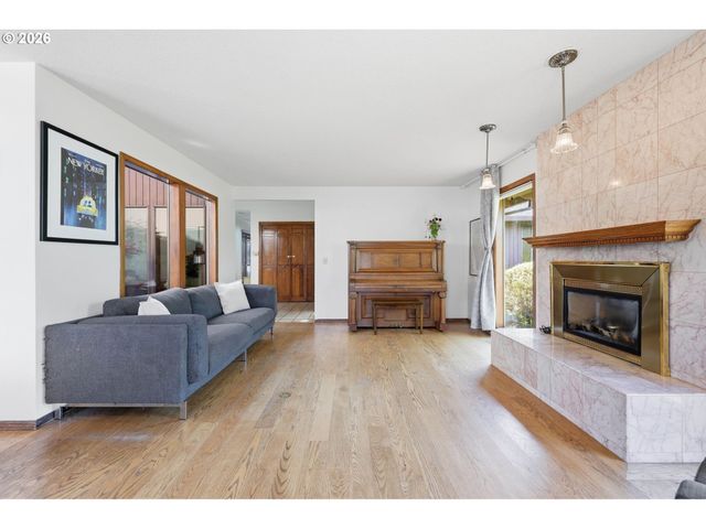 15625 Ne FARGO Ct, Portland, OR 97230