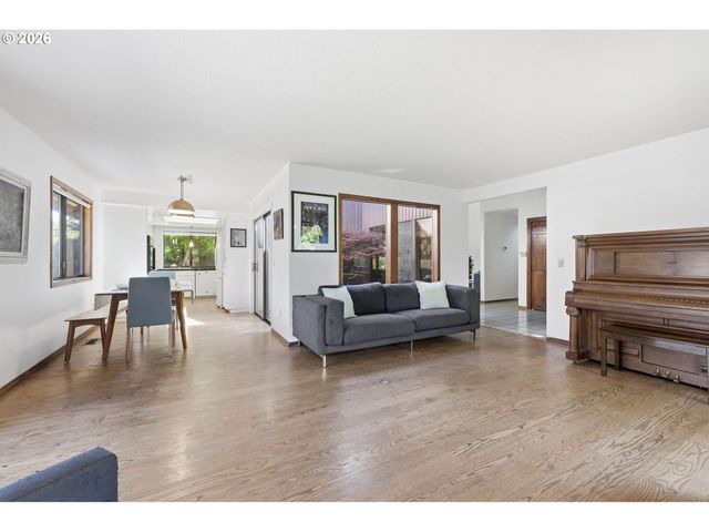 15625 Ne FARGO Ct, Portland, OR 97230