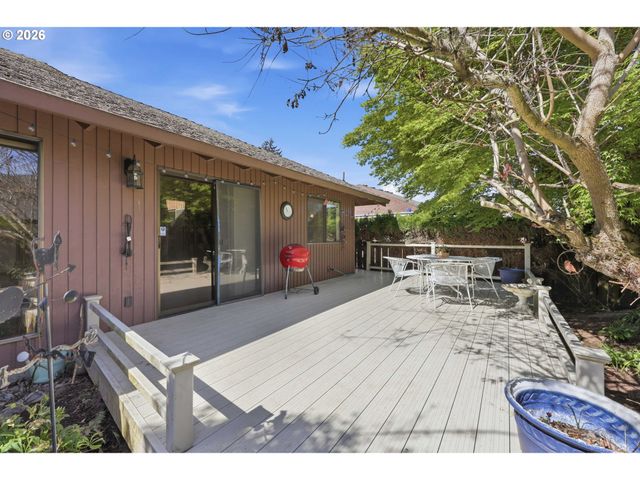 15625 Ne FARGO Ct, Portland, OR 97230