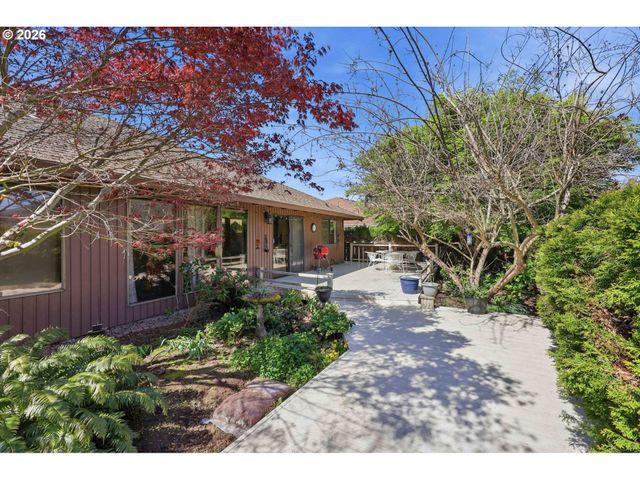 15625 Ne FARGO Ct, Portland, OR 97230