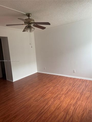 9410 Live Oak Pl 205, Davie, FL 33324