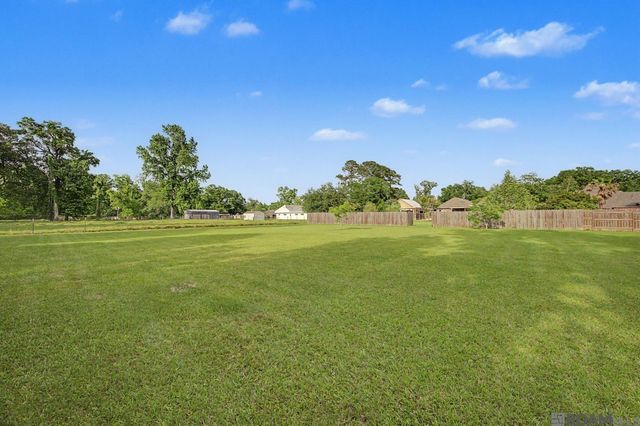 37071 White Rd, Prairieville, LA 70769