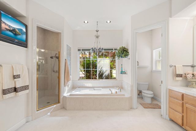 660 Coutant Lane, Grants Pass, OR 97527