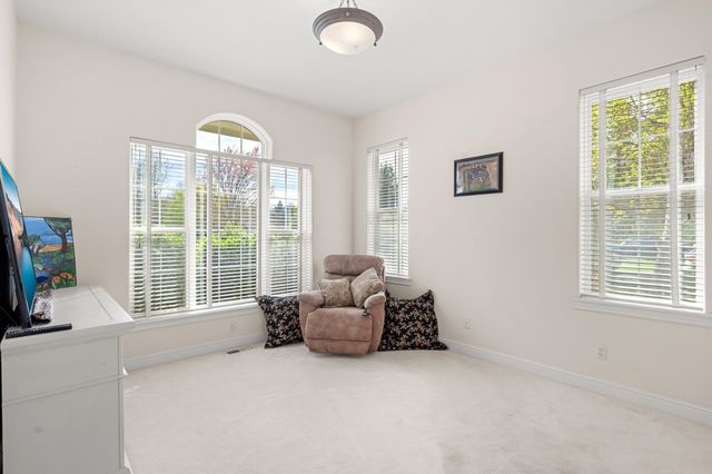 660 Coutant Lane, Grants Pass, OR 97527