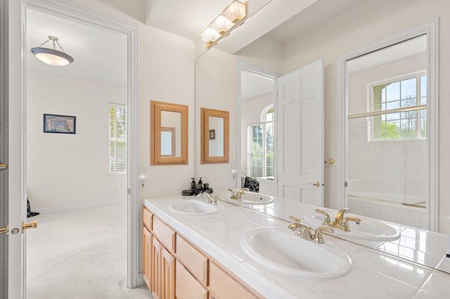 660 Coutant Lane, Grants Pass, OR 97527