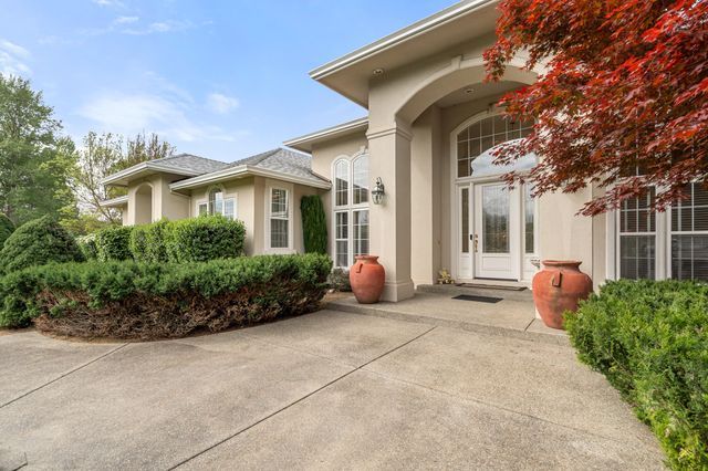 660 Coutant Lane, Grants Pass, OR 97527