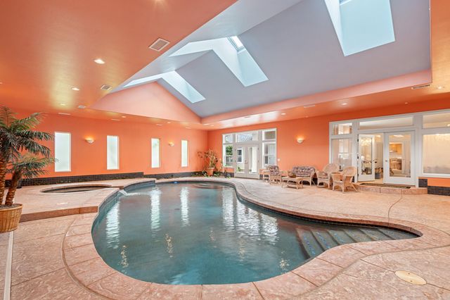 660 Coutant Lane, Grants Pass, OR 97527