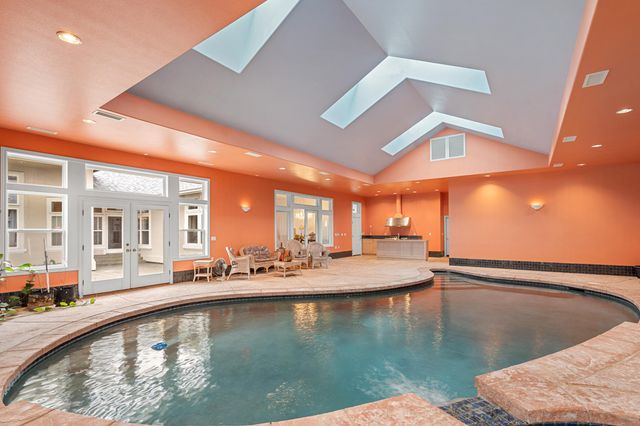 660 Coutant Lane, Grants Pass, OR 97527