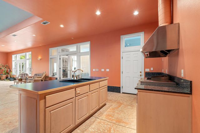 660 Coutant Lane, Grants Pass, OR 97527