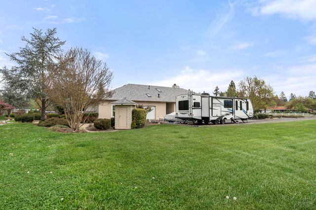 660 Coutant Lane, Grants Pass, OR 97527