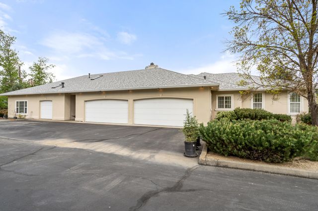 660 Coutant Lane, Grants Pass, OR 97527