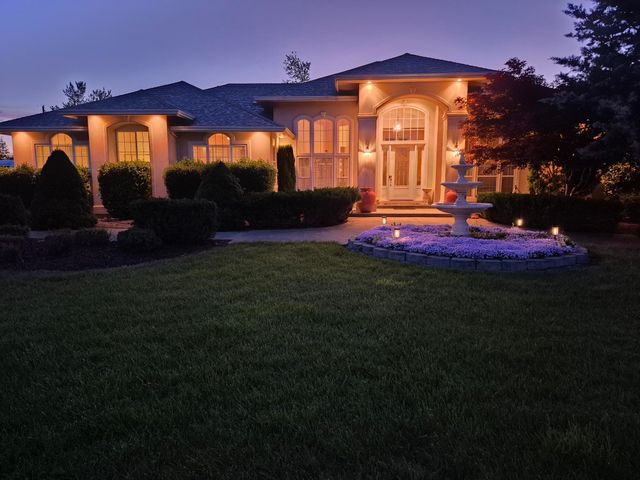 660 Coutant Lane, Grants Pass, OR 97527