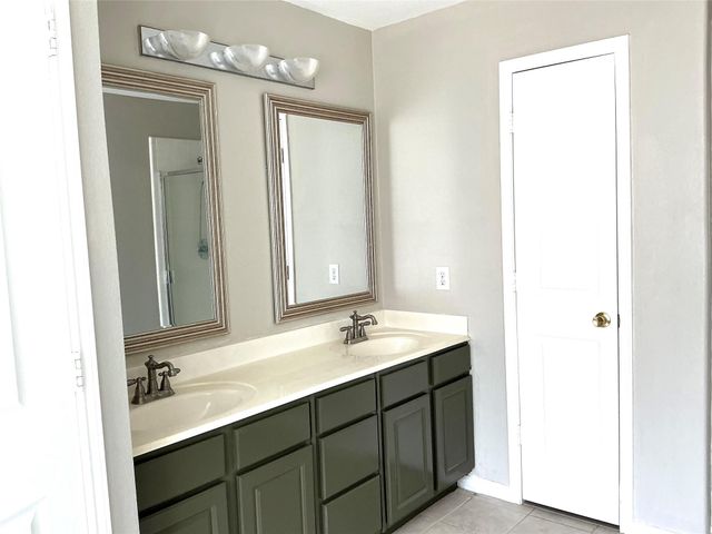 16702 Town Glade Drive, Cypress, TX 77429