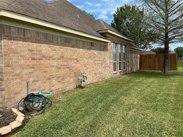 16702 Town Glade Drive, Cypress, TX 77429