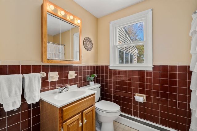 14 Trinity Drive, Nashua, NH 03063