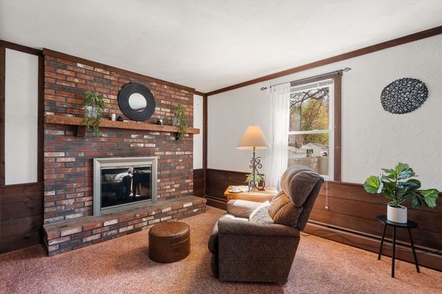 14 Trinity Drive, Nashua, NH 03063