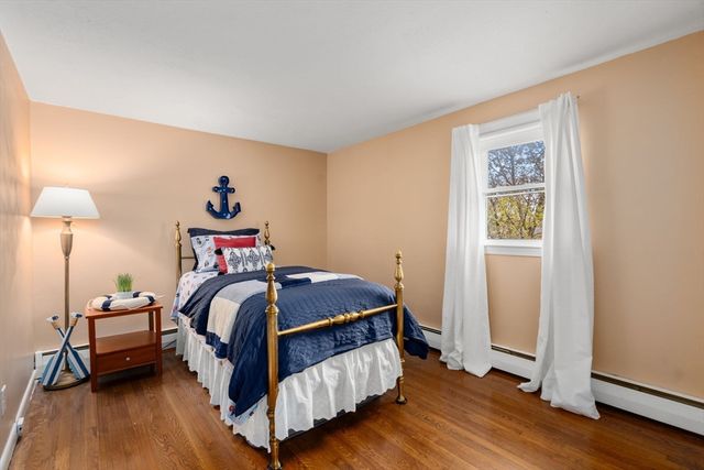 14 Trinity Drive, Nashua, NH 03063