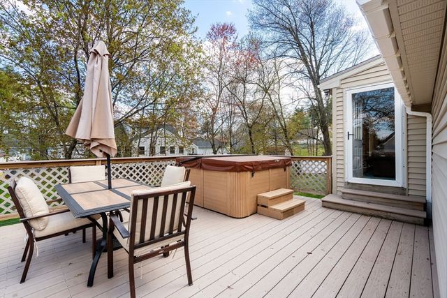 14 Trinity Drive, Nashua, NH 03063