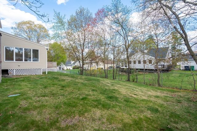 14 Trinity Drive, Nashua, NH 03063
