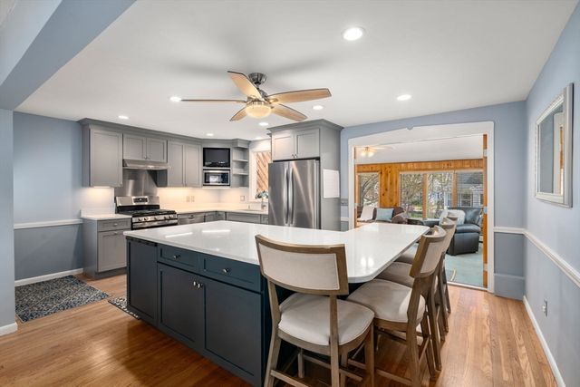 14 Trinity Drive, Nashua, NH 03063