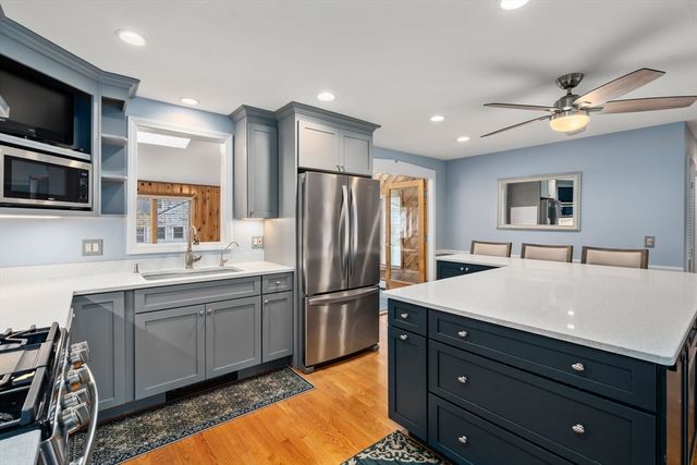 14 Trinity Drive, Nashua, NH 03063
