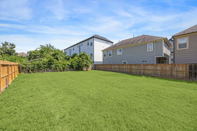 5906 Kiam Street, Houston, TX 77007