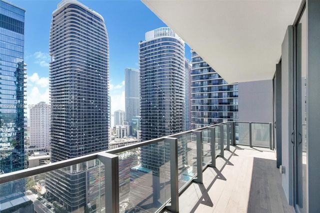 88 SW 7th St 1905, Miami, FL 33130