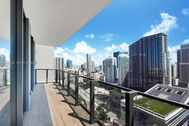 88 SW 7th St 1905, Miami, FL 33130