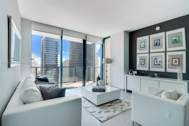 88 SW 7th St 1905, Miami, FL 33130