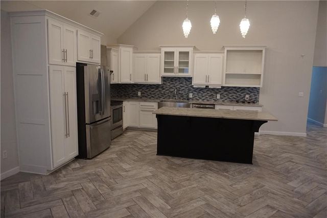 585 NW 500 Road, Clinton, MO 64735