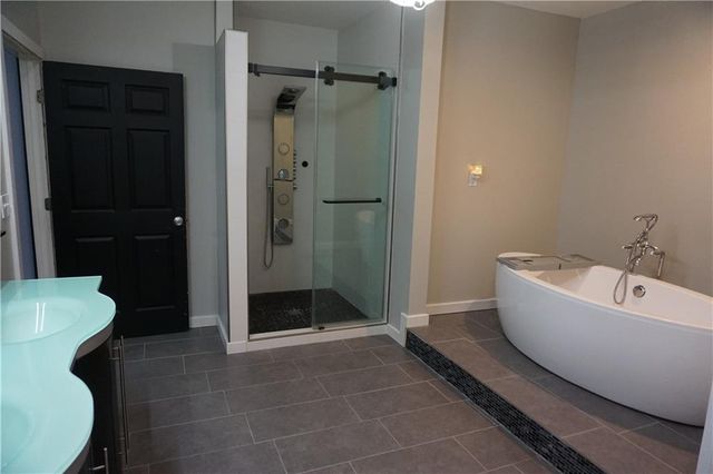 585 NW 500 Road, Clinton, MO 64735