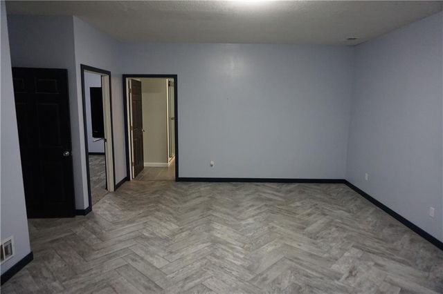 585 NW 500 Road, Clinton, MO 64735