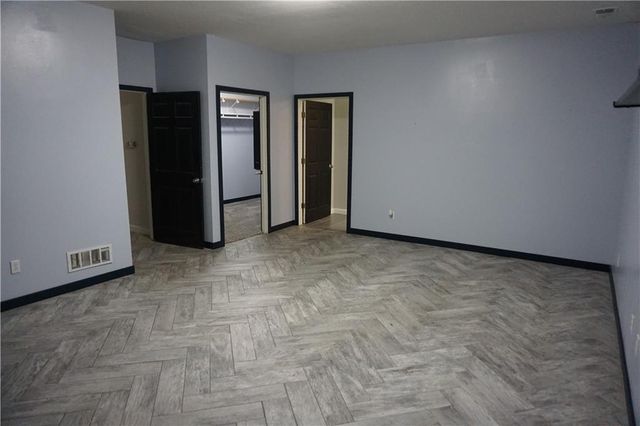 585 NW 500 Road, Clinton, MO 64735