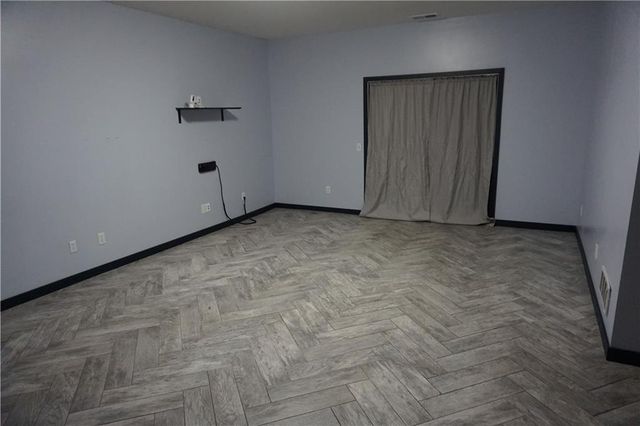 585 NW 500 Road, Clinton, MO 64735