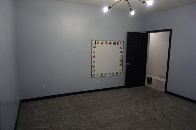 585 NW 500 Road, Clinton, MO 64735