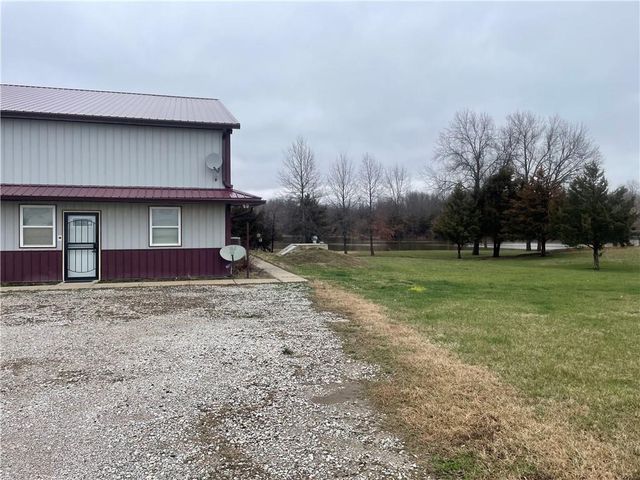 585 NW 500 Road, Clinton, MO 64735