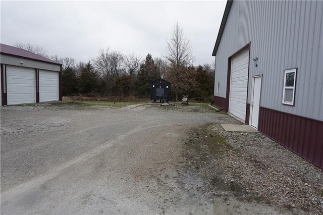 585 NW 500 Road, Clinton, MO 64735