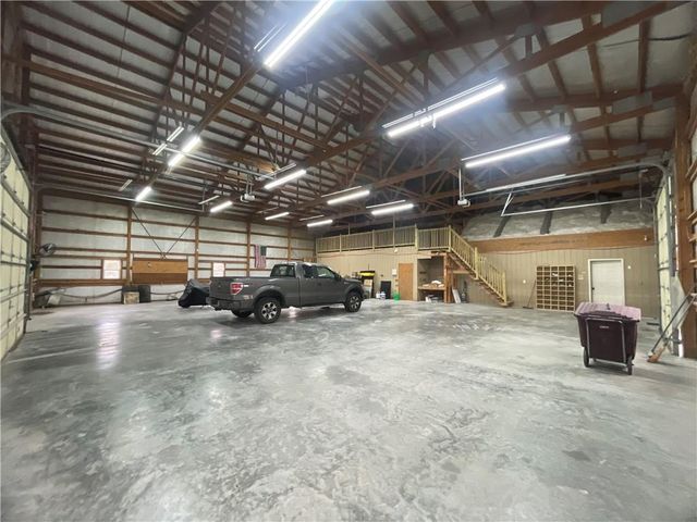 585 NW 500 Road, Clinton, MO 64735