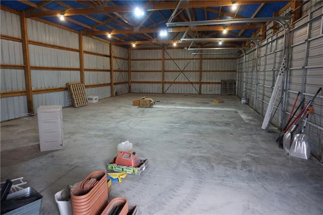 585 NW 500 Road, Clinton, MO 64735