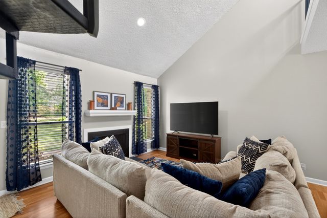 946 Old Fountain Ct, Hermitage, TN 37076