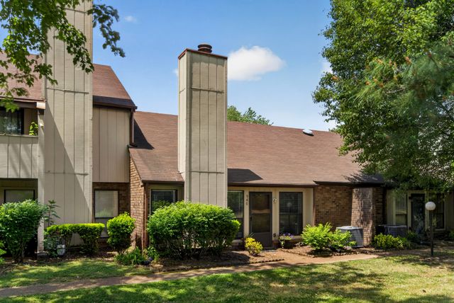 946 Old Fountain Ct, Hermitage, TN 37076