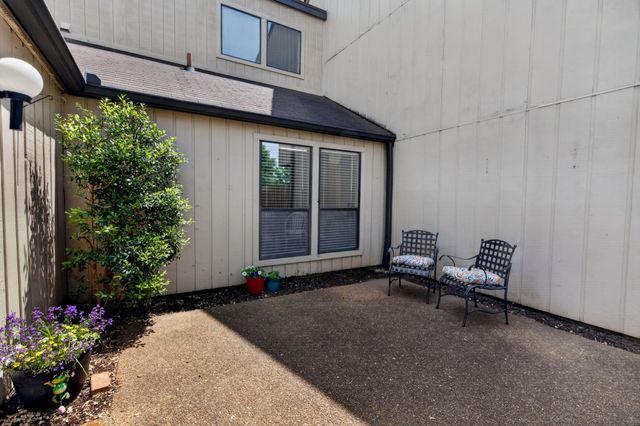 946 Old Fountain Ct, Hermitage, TN 37076